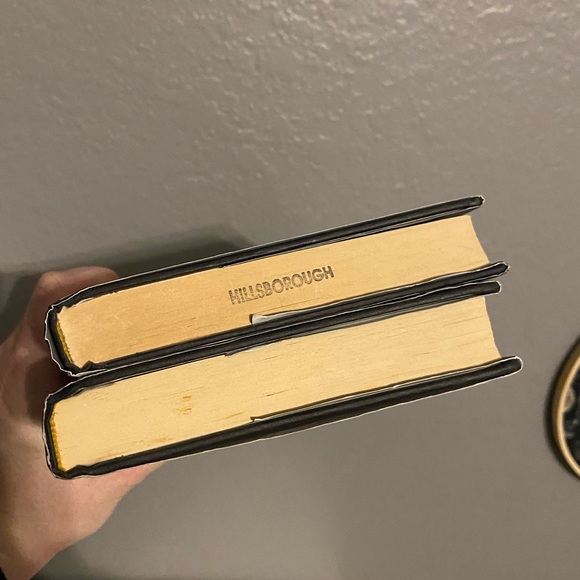 Need & captivate carrie jones hardcovers - Picture 2 of 7